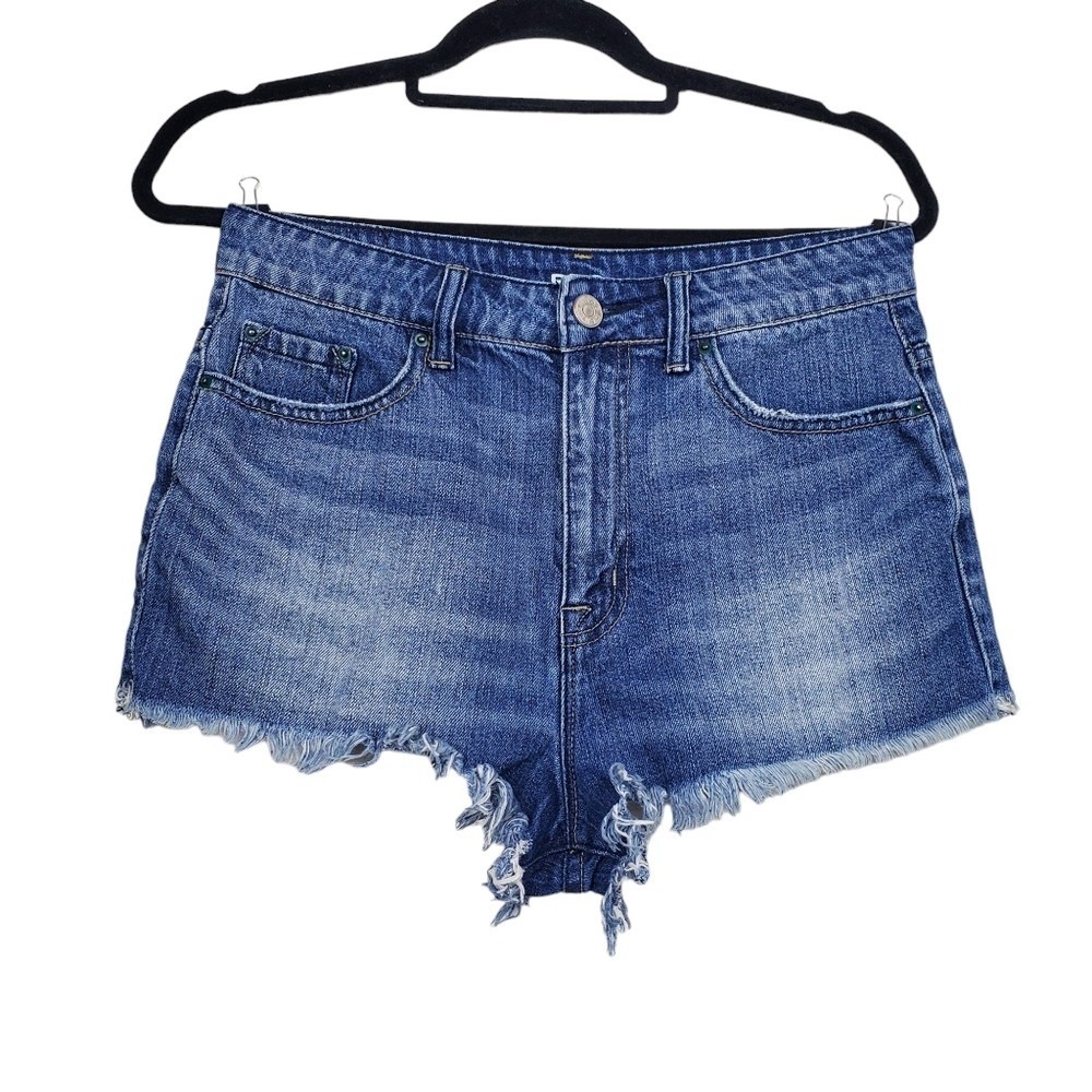 Urban Outfitters Womens BDG Super High Rise Cheeky Denim Jean Shorts Size 29